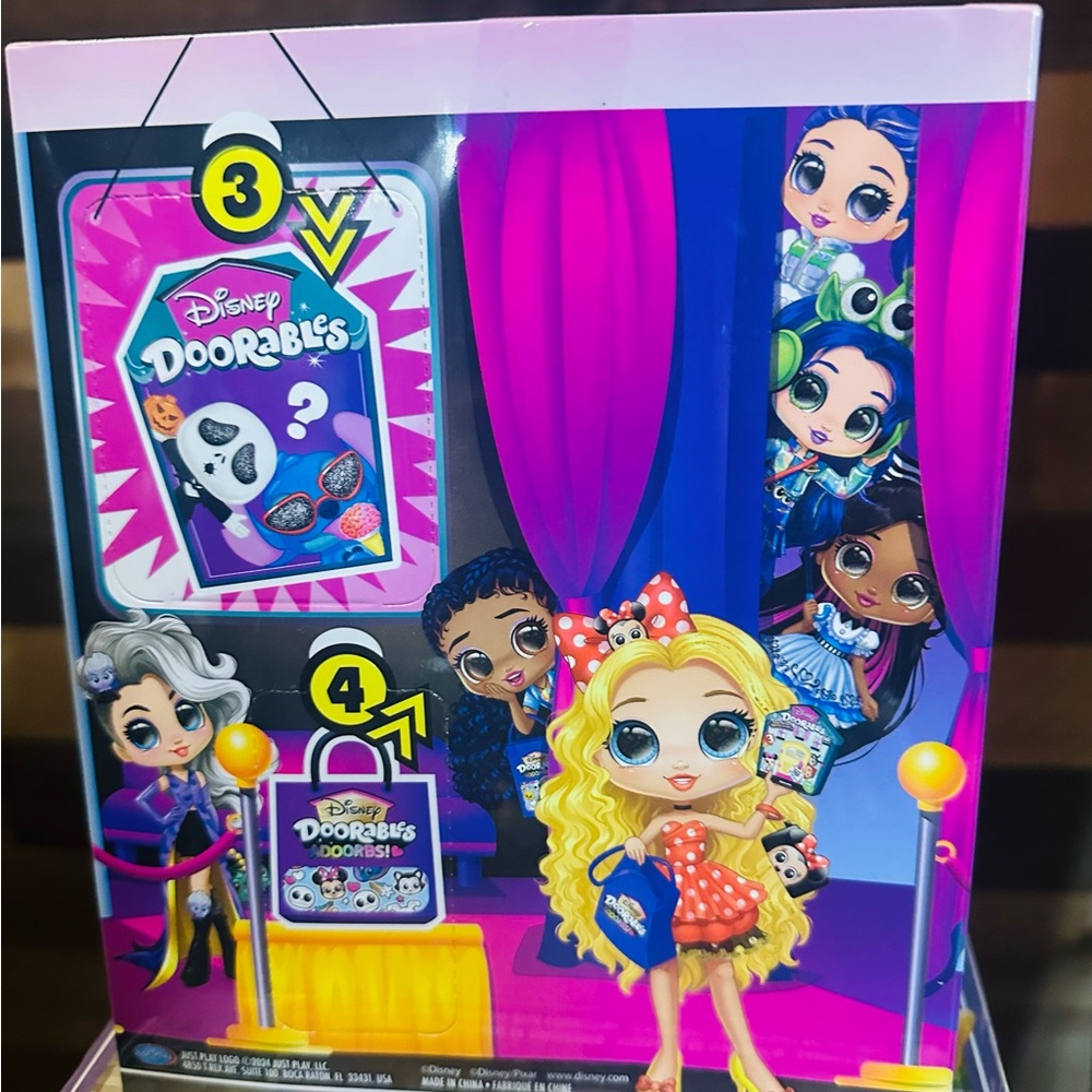 Disney Doorables Playset with Colorful Characters